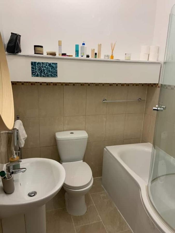 Lovely Spacious 1-Bedroom Flat In Tufnell Park Close To Central ลอนดอน ภายนอก รูปภาพ